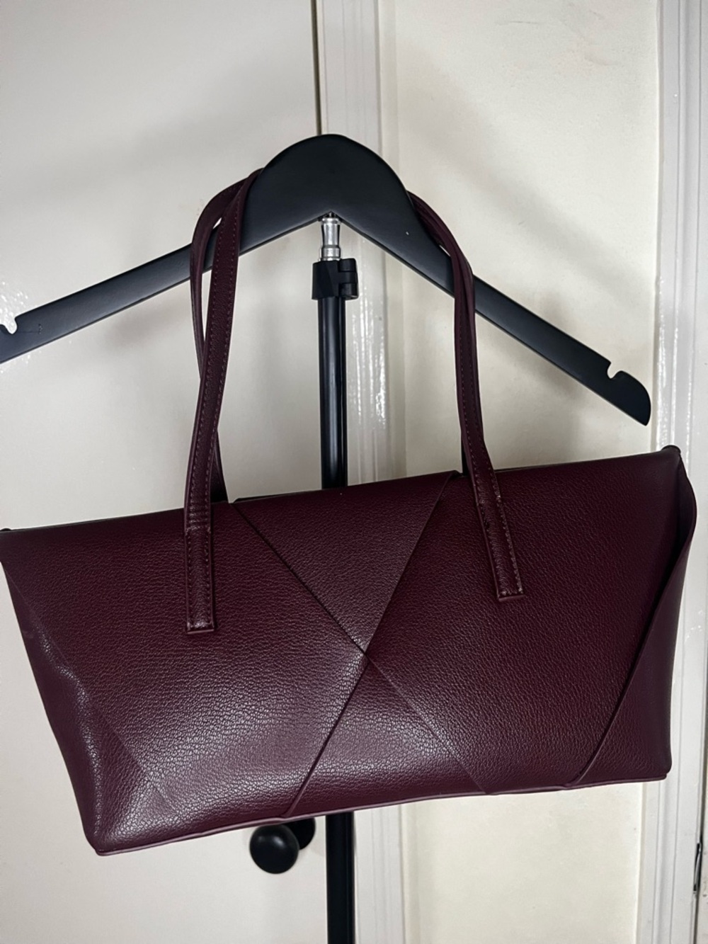 Woven Tote Bag in Deep Burgundy - Picture 2 of 2